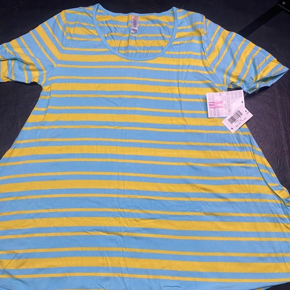 LulaRoe Perfect T - Picture 2 of 5